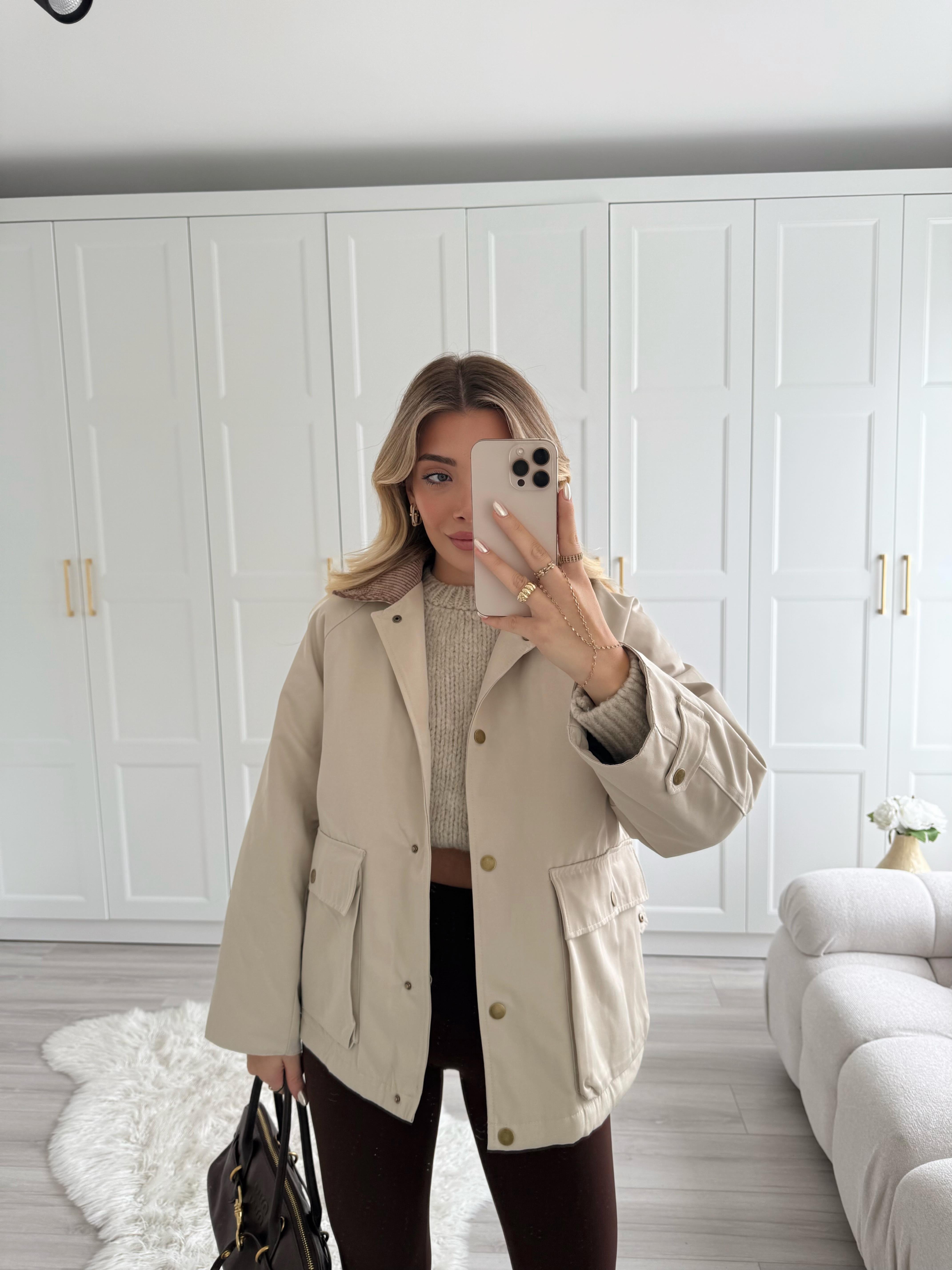 Taş Kadife Yakalı Marka Model Ceket