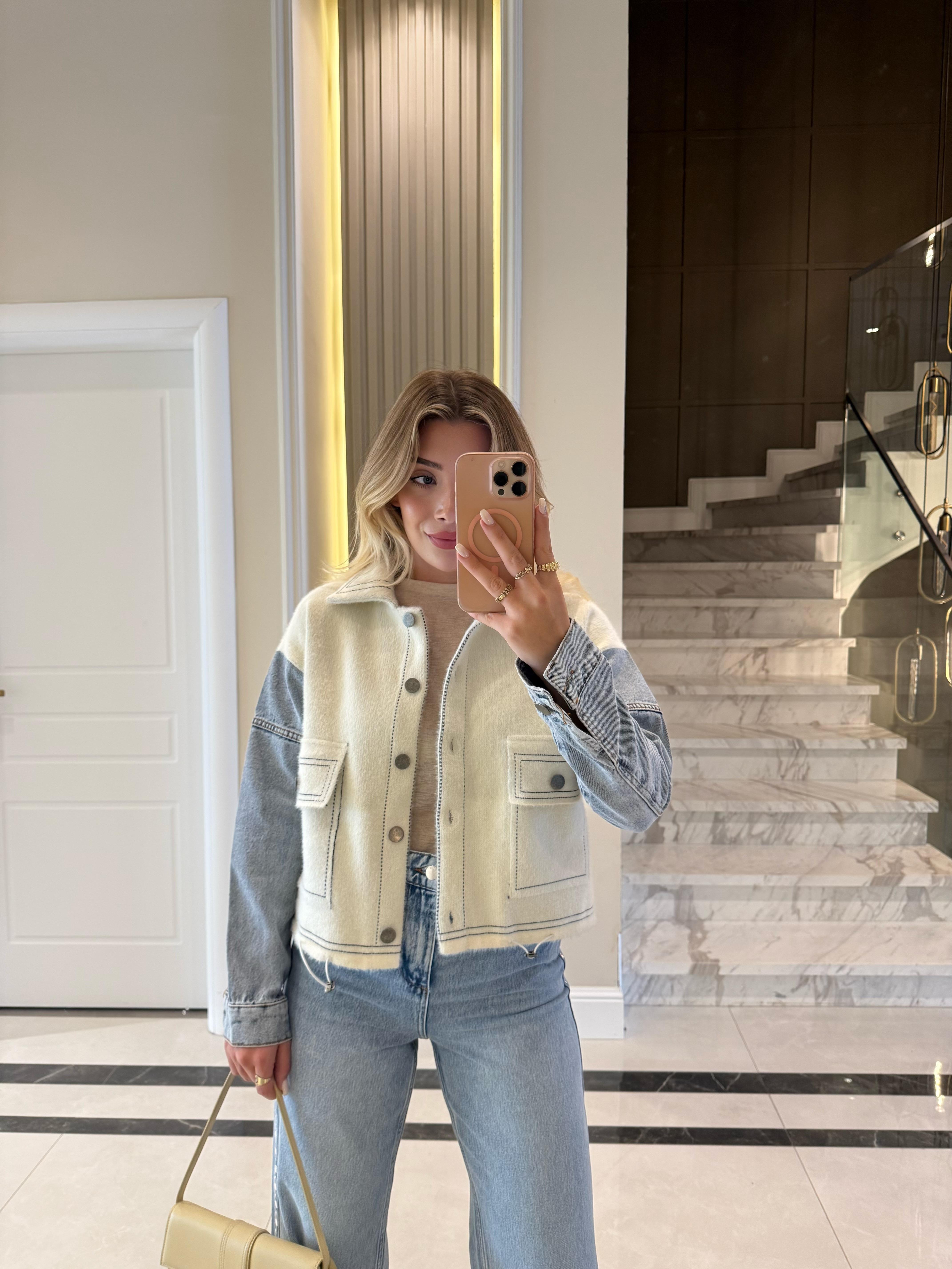 Yumoş Detaylı Denim Ceket