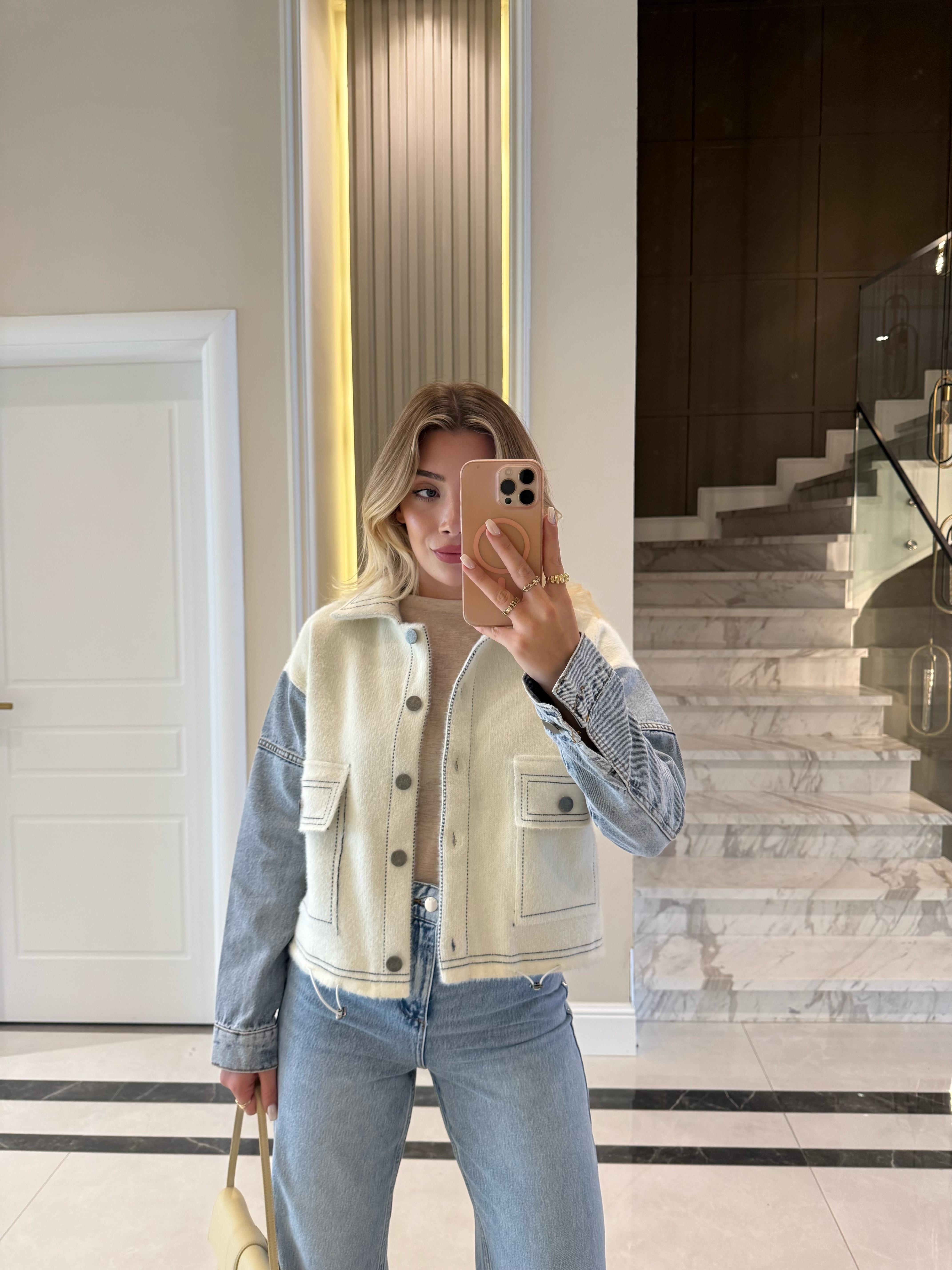 Yumoş Detaylı Denim Ceket