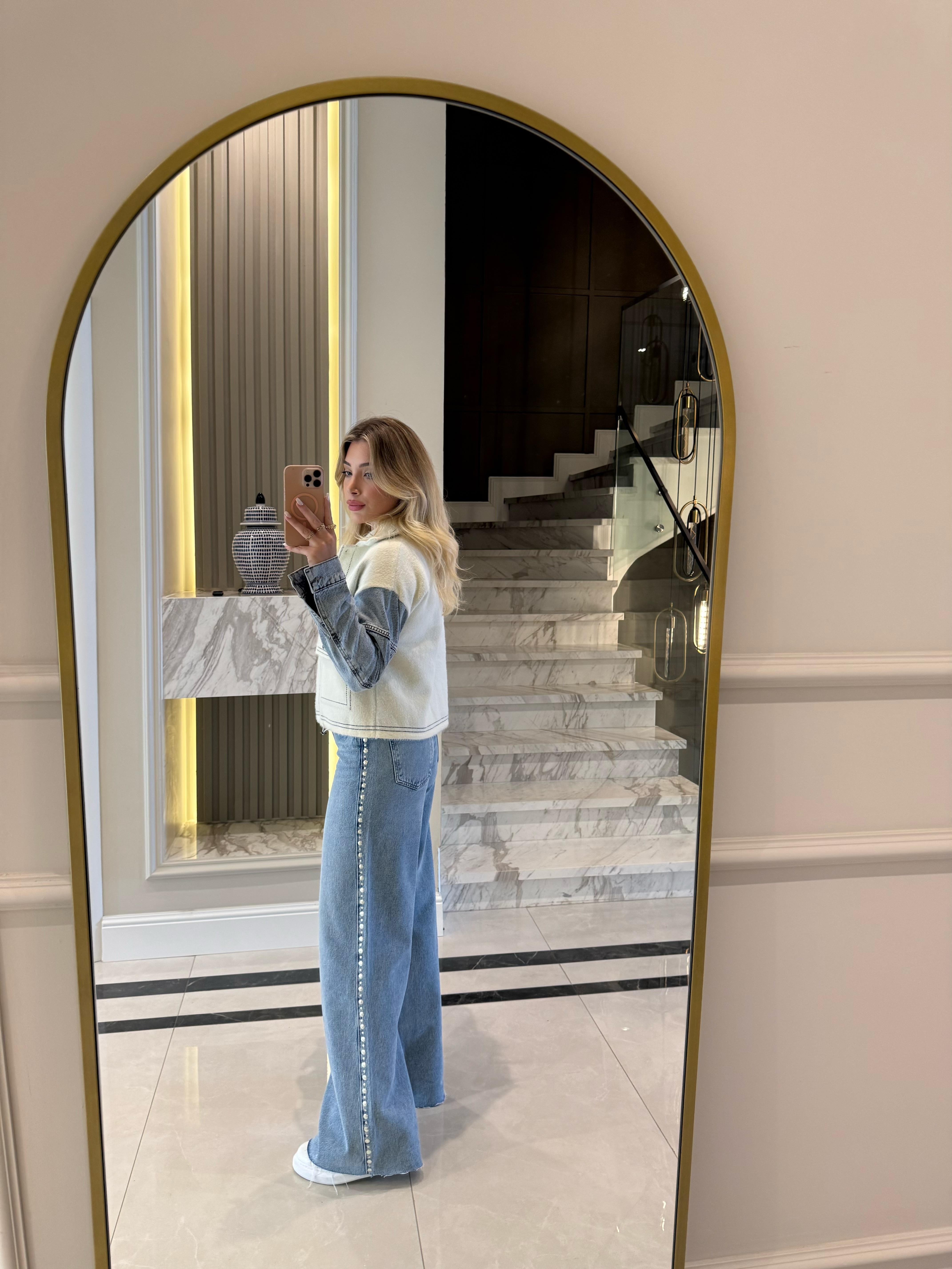 Yumoş Detaylı Denim Ceket