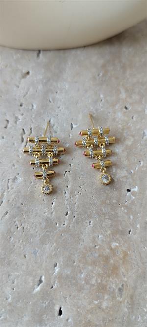  Gold Bakky Taş Detaylı Sıralı Küpe 