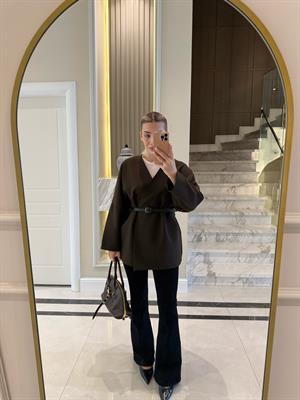 Acı Kahve Kemerli Oversize Ceket-( ÖN SİPARİŞ ÜRÜNÜDÜR KARGO ÇIKIŞ TARİHİ 17.09.2025)