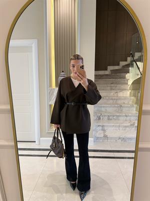 Acı Kahve Kemerli Oversize Ceket-( ÖN SİPARİŞ ÜRÜNÜDÜR KARGO ÇIKIŞ TARİHİ 17.09.2025)