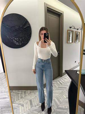 Açık Ekru Boyundan Dantelli Bluz-1017