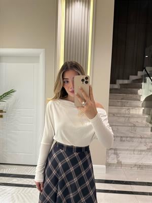 Açık Ekru Omzu Düşük Bluz-1069