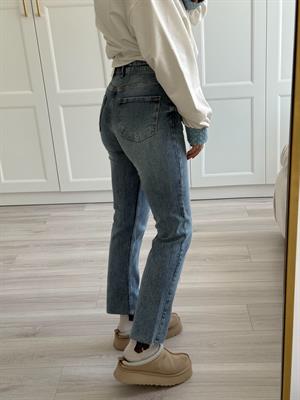 Açık İndigo Yıkamalı Kesik Paça Boyfit Jean -2402 