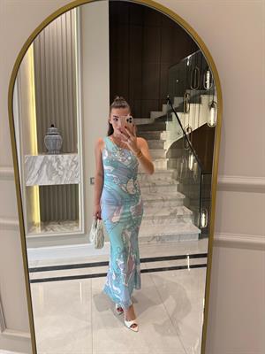 Açık Mavi Tek Omuzlu Bedeni Saran Desenli Elbise