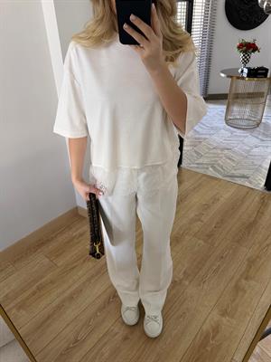 Beyaz Altı Dantelli Kısa Kollu Bluz