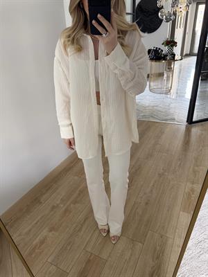 Beyaz Çizgili Kendinden Dokulu Tensel Gömlek 1724