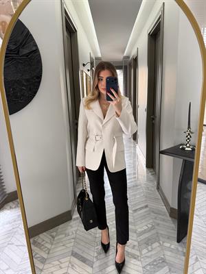 Beyaz Kemerli Blazer Ceket-9367