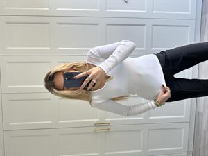 Beyaz Metal Aksesuarlı Damla Yaka Body