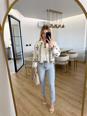Beyaz Nakışlı Kısa Denim Ceket-5906