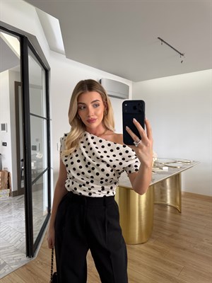 Beyaz-Siyah  Puantiyeli Bluz