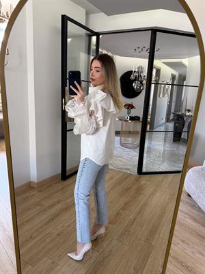 Beyaz Volanlı Dantel Detaylı Gömlek