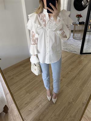 Beyaz Volanlı Dantel Detaylı Gömlek