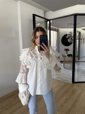 Beyaz Volanlı Dantel Detaylı Gömlek