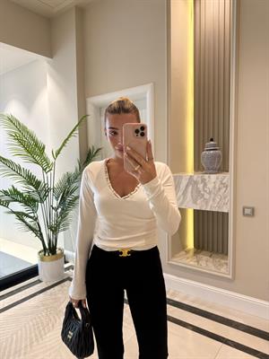 Beyaz Yakadan Boncuklu Bluz-1047