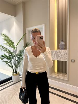 Beyaz Yakadan Boncuklu Bluz-1047