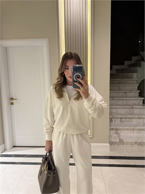 Beyaz Yarım Fermuarlı Spor Takım