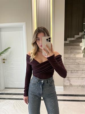 Bordo  Drapeli Madonna Yakalı Bodysuit