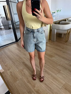 Buz Mavi Yıkamalı Denim Şort