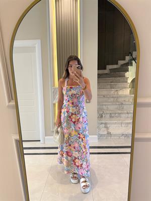 Çiçek Desenli Boyundan Askılı Bilek Boy Elbise