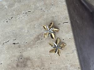 Çift Renk Çelik Çiçek Küpe