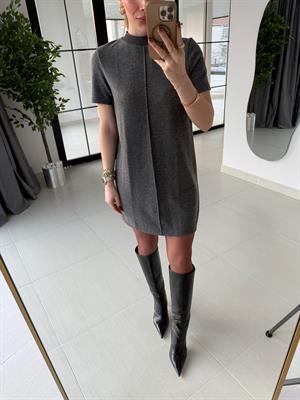 DLV Antrasit Yumuşak Dokulu Kısa Kollu Elbise