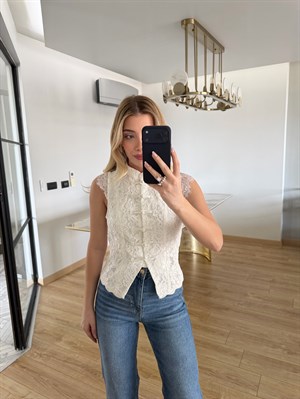 Ekru Dantelli Oturtmalı Bluz-37199