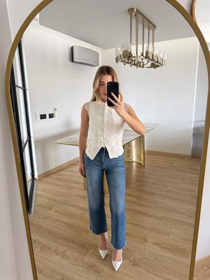 Ekru Dantelli Oturtmalı Bluz-37199