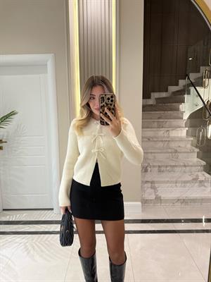 Ekru İncili Fiyonk Aksesuarlı Triko Hırka -60983