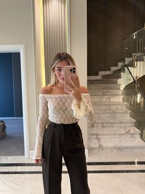 Ekru Madonna Yaka İapanyol Kollu Dantel Bluz-1011