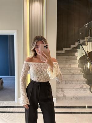 Ekru Madonna Yaka İapanyol Kollu Dantel Bluz-1011