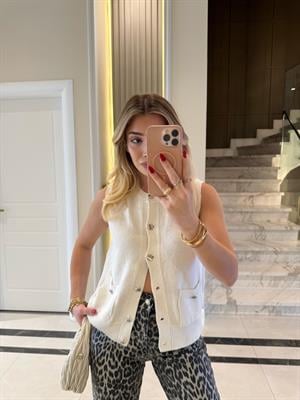 Ekru Önü Düğmeli Triko Yelek