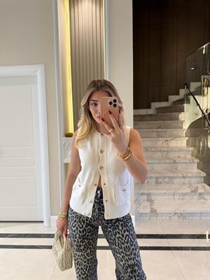 Ekru Önü Düğmeli Triko Yelek