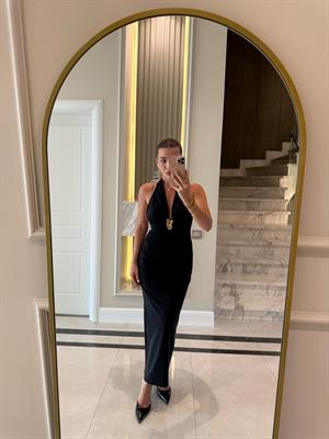 Gold Broş Detaylı Boyundan Bağlamalı Elbise  Siyah