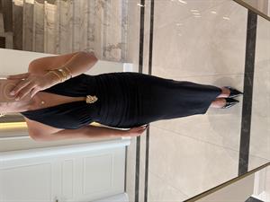 Gold Broş Detaylı Boyundan Bağlamalı Elbise  Siyah