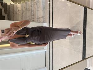 Gold Broş Detaylı Boyundan Bağlamalı Elbise -Kahve