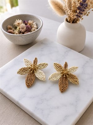 Gold Detaylı Raffia Çicek küpe 