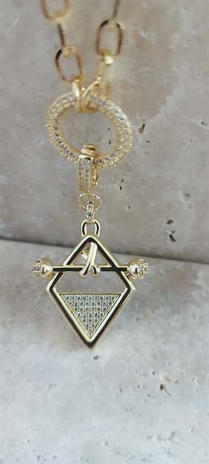 İltus Taşlı Gold  Kolye