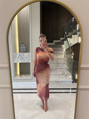Kahve Batik Desenli Drapeli Marka Model Elbise 