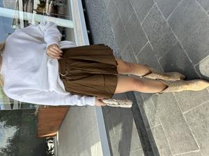 Kahve Fırfırlı Kemer Detaylı Mini Etek