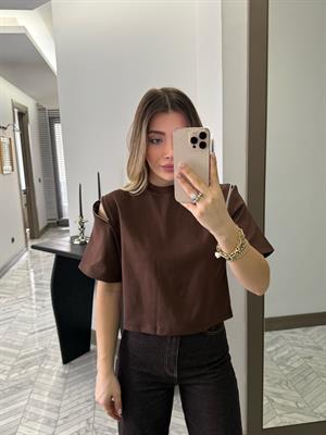 Kahve Rengi Omzu Fermuarlı Tişört- 251005