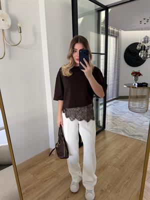 Kahverengi Altı Dantelli Kısa Kollu Bluz