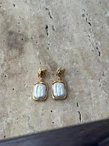 Kare Ekru Sedef Taşlı Küpe