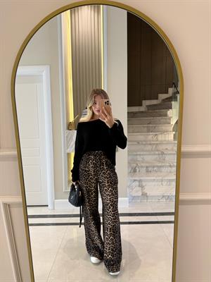 Leopar Desenli Paçası Biyeli Bol Paça Pantolon 