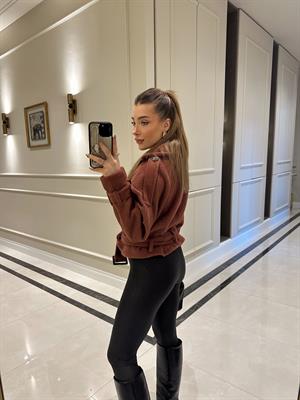 Marka Model Bordo Kemer Detaylı Kısa Yumoş Kaşe Ceket