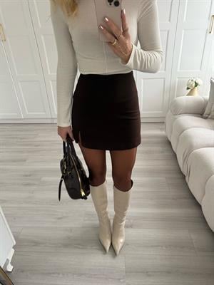 Marka Model Kahverengi Yırtmaçlı Şort Etek- ÖN SİPARİŞ ÜRÜNÜDÜR KARGO ÇIKIŞI 11.11.2025 TARİHİNDE OLACAKTIR.