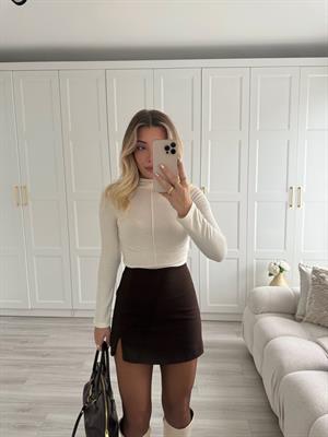 Marka Model Kahverengi Yırtmaçlı Şort Etek- ÖN SİPARİŞ ÜRÜNÜDÜR KARGO ÇIKIŞI 11.11.2025 TARİHİNDE OLACAKTIR.