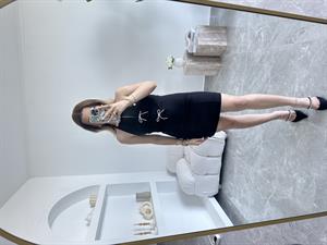 Marka Model Parlak Taşlı Fiyonklu Siyah Mini Elbise